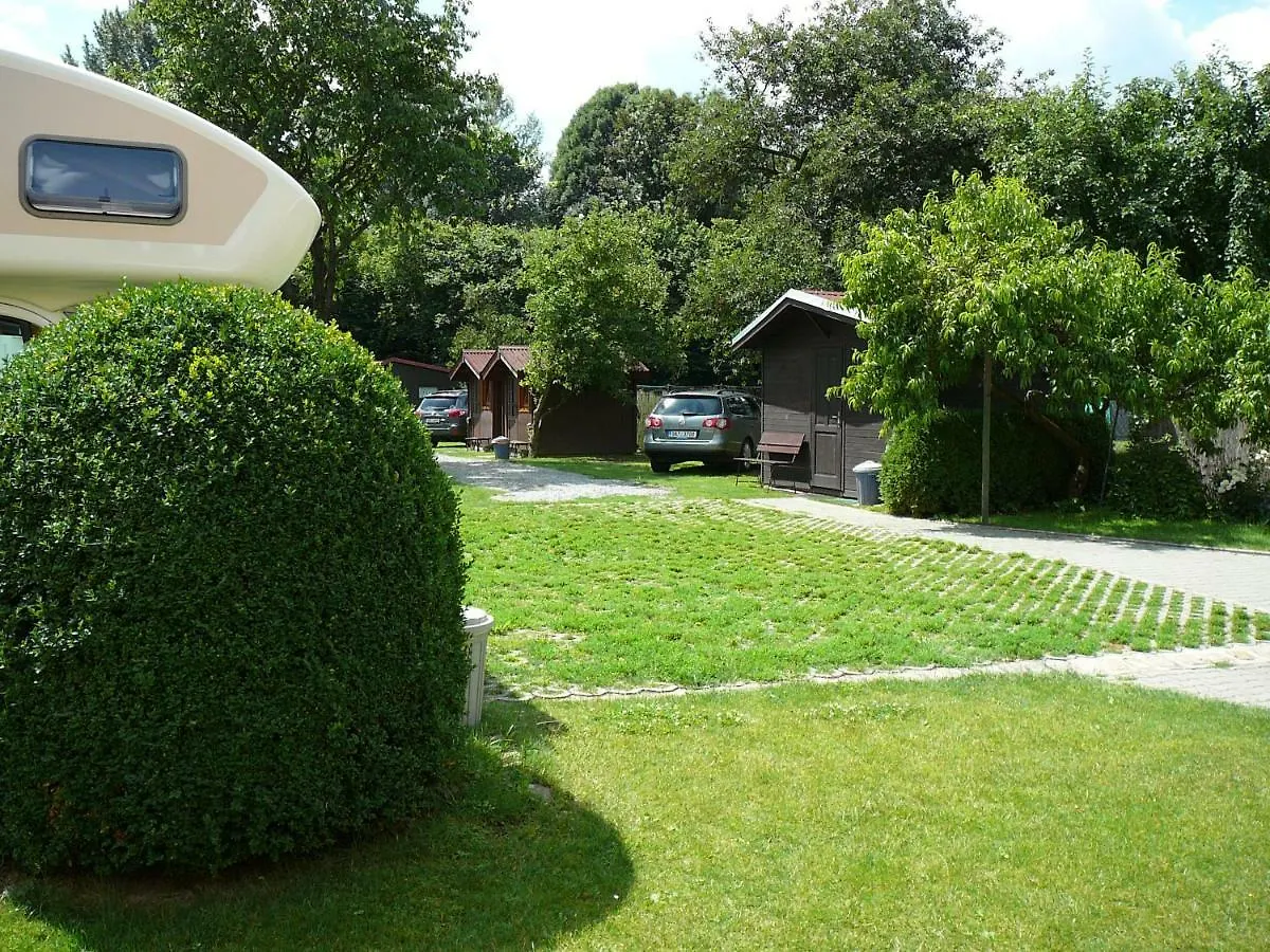 Fremunt'S Bungalows Hotel Praga Camping